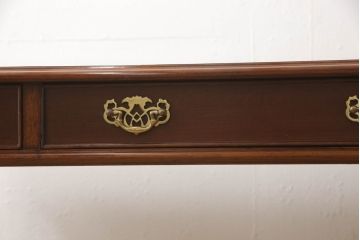中古　美品　スペイン高級家具　トーマスカバレロ(TOMAS CABALLERO)　クラシカルな佇まいが美しいレザートップデスク(ワークデスク、在宅用、在宅ワーク)(R-061993)