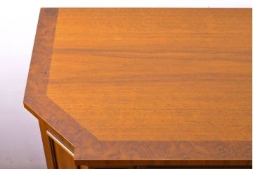 中古　DREXEL HERITAGE(ドレクセルヘリテイジ)　FRANCESCA(フランチェスカ)　マホガニー材　クラシカルな佇まいが美しいサイドボード(クレデンザ、クリデンザ、収納棚、戸棚、サイドキャビネット、リビングボード)(R-061994)