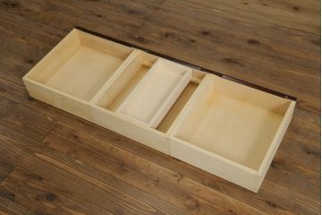 和製ビンテージ　北海道民芸家具　HM161K　美しい木肌とシックな佇まいが魅力的な食器棚(収納棚、戸棚、カップボード、キャビネット、飾り棚、ヴィンテージ)(R-061995)