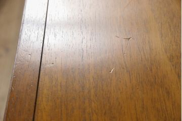 中古　DREXEL HERITAGE(ドレクセルヘリテイジ)　品のある佇まいが美しいサイドテーブル(電話台、飾り台、ナイトテーブル、コンソールテーブル)(R-061998)
