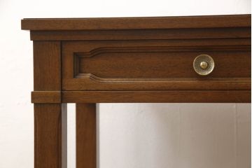 中古　DREXEL HERITAGE(ドレクセルヘリテイジ)　品のある佇まいが美しいサイドテーブル(電話台、飾り台、ナイトテーブル、コンソールテーブル)(R-061998)