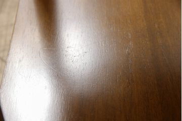 中古　DREXEL HERITAGE(ドレクセルヘリテイジ)　品のある佇まいが美しいサイドテーブル(電話台、飾り台、ナイトテーブル、コンソールテーブル)(R-061998)
