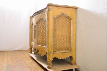 中古　美品　MAITLAND-SMITH(メートランドスミス)　籐編みデザインが目を惹くヨーロピアンなサーバー(ワインラック、サイドボード、サービス台、収納棚、戸棚、サイドキャビネット)(定価約140万円)(R-061999)