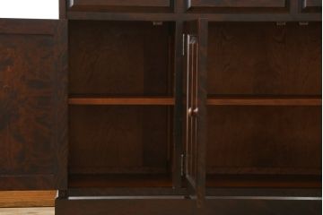 中古　北海道民芸家具　天板リメイク・ヒノキ天板　上品な佇まいが落ち着きのある空間を演出するサイドボード(収納棚、戸棚、食器棚、カップボード、サイドキャビネット)(R-062003)