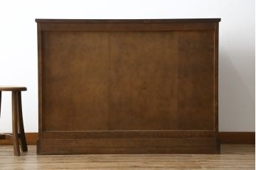 中古　北海道民芸家具　天板リメイク・ヒノキ天板　上品な佇まいが落ち着きのある空間を演出するサイドボード(収納棚、戸棚、食器棚、カップボード、サイドキャビネット)(R-062003)