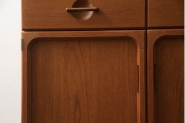 和製ビンテージ　日田工芸　マキシムシリーズ　絶版品　チーク材　ローズウッド材　北欧スタイルやナチュラルテイストのお部屋におすすめの食器棚(収納棚、戸棚、飾り棚、カップボード、キャビネット、引き出し、ヴィンテージ)(R-062004)