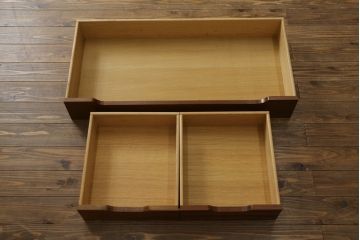 中古　DREXEL HERITAGE(ドレクセルヘリテイジ)　Triune(トライユン)シリーズ　マホガニー材の木肌が美しいワードローブ(キャビネット、収納棚、戸棚、洋服タンス)(定価約90万円)(R-062005)