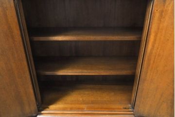 中古　DREXEL HERITAGE(ドレクセルヘリテイジ)　FRANCESCA(フランチェスカ)　マホガニー材　クラシカルな佇まいが美しいサイドボード(クレデンザ、クリデンザ、収納棚、戸棚、サイドキャビネット、ホールチェスト)(R-062006)