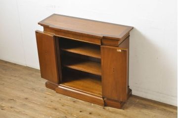 中古　DREXEL HERITAGE(ドレクセルヘリテイジ)　FRANCESCA(フランチェスカ)　マホガニー材　クラシカルな佇まいが美しいサイドボード(クレデンザ、クリデンザ、収納棚、戸棚、サイドキャビネット、ホールチェスト)(R-062006)