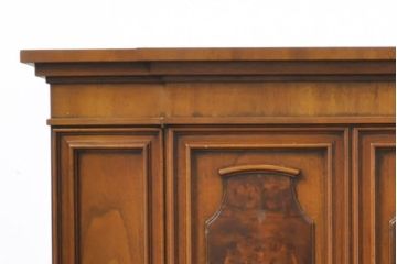 中古　DREXEL HERITAGE(ドレクセルヘリテイジ)　FRANCESCA(フランチェスカ)　マホガニー材　クラシカルな佇まいが美しいサイドボード(クレデンザ、クリデンザ、収納棚、戸棚、サイドキャビネット、ホールチェスト)(R-062006)