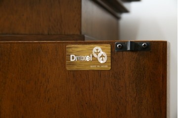 中古　DREXEL HERITAGE(ドレクセルヘリテイジ)　FRANCESCA(フランチェスカ)　マホガニー材　クラシカルな佇まいが美しいサイドボード　(R-062006)