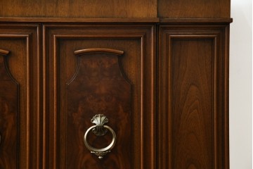 中古　DREXEL HERITAGE(ドレクセルヘリテイジ)　FRANCESCA(フランチェスカ)　マホガニー材　クラシカルな佇まいが美しいサイドボード　(R-062006)