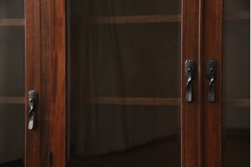 和製ビンテージ　岩谷堂箪笥　菊幸　美しい杢目が上質な雰囲気を醸し出す和風キャビネット(食器棚、カップボード、飾り棚、収納棚、戸棚、ヴィンテージ)(R-062010)