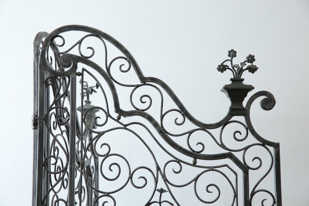 中古　美品　イギリス製　MAITLAND-SMITH(メートランドスミス)　ヨーロピアンクラシックなデザインがお洒落なパーテーション(間仕切り、衝立て、つい立て)(定価約50万円)(R-062017)