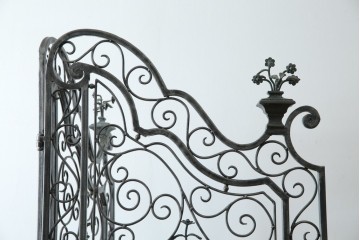 中古　美品　イギリス製　MAITLAND-SMITH(メートランドスミス)　ヨーロピアンクラシックなデザインがお洒落なパーテーション(間仕切り、衝立て、つい立て)(定価約50万円)(R-062017)