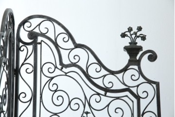 中古　美品　イギリス製　MAITLAND-SMITH(メートランドスミス)　ヨーロピアンクラシックなデザインがお洒落なパーテーション(間仕切り、衝立て、つい立て)(定価約50万円)(R-062017)