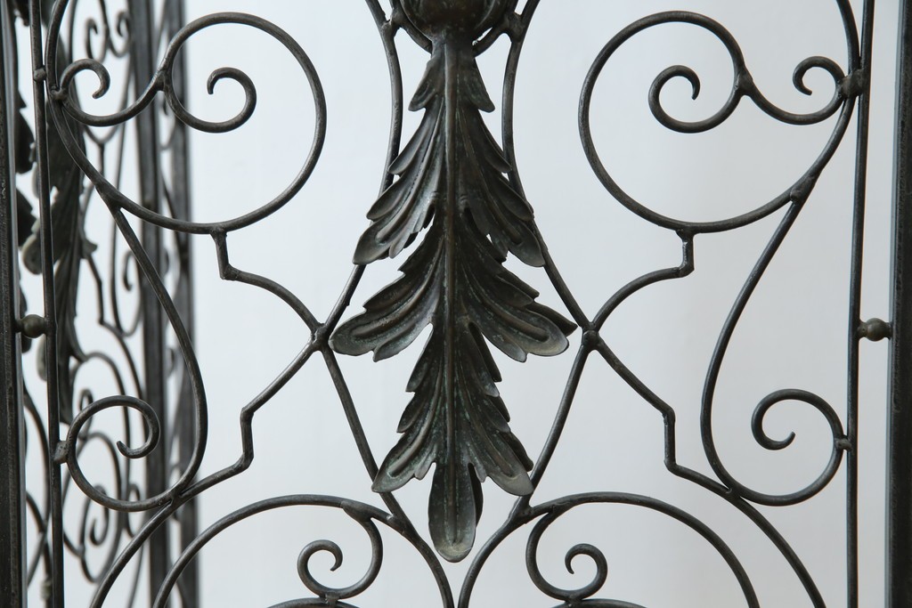 中古　美品　イギリス製　MAITLAND-SMITH(メートランドスミス)　ヨーロピアンクラシックなデザインがお洒落なパーテーション(間仕切り、衝立て、つい立て)(定価約50万円)(R-062017)