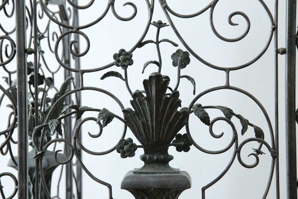 中古　美品　イギリス製　MAITLAND-SMITH(メートランドスミス)　ヨーロピアンクラシックなデザインがお洒落なパーテーション(間仕切り、衝立て、つい立て)(定価約50万円)(R-062017)