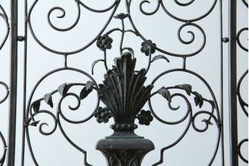 中古　美品　イギリス製　MAITLAND-SMITH(メートランドスミス)　ヨーロピアンクラシックなデザインがお洒落なパーテーション(間仕切り、衝立て、つい立て)(定価約50万円)(R-062017)