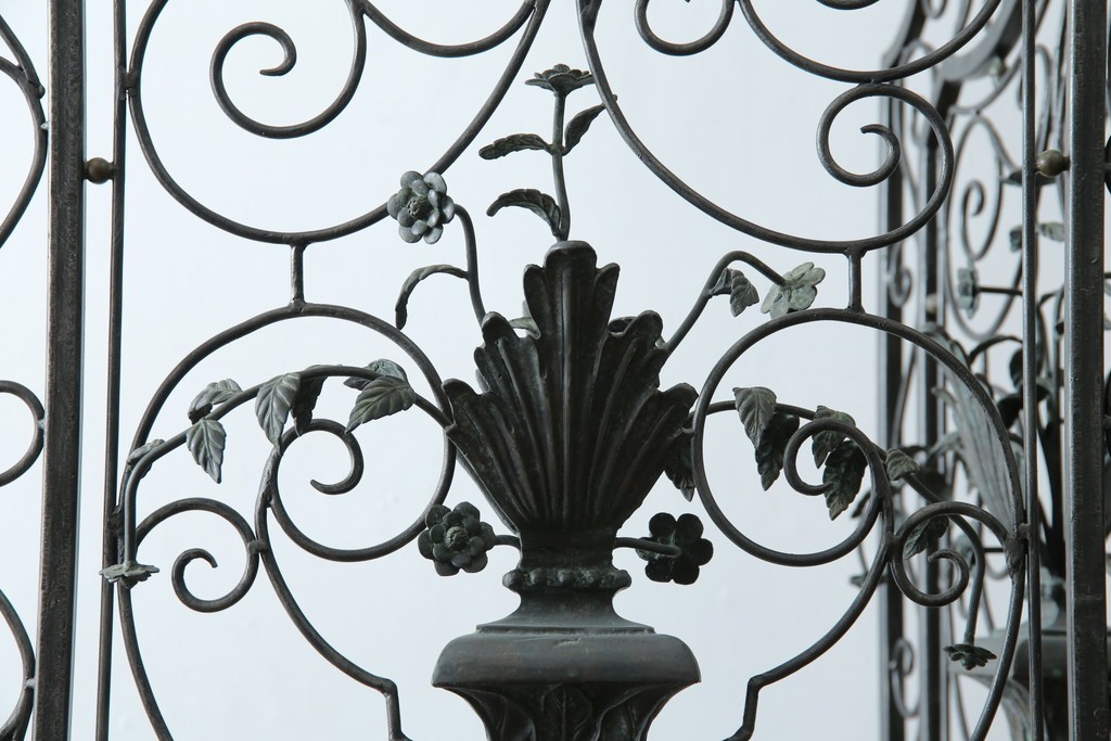 中古　美品　イギリス製　MAITLAND-SMITH(メートランドスミス)　ヨーロピアンクラシックなデザインがお洒落なパーテーション(間仕切り、衝立て、つい立て)(定価約50万円)(R-062017)