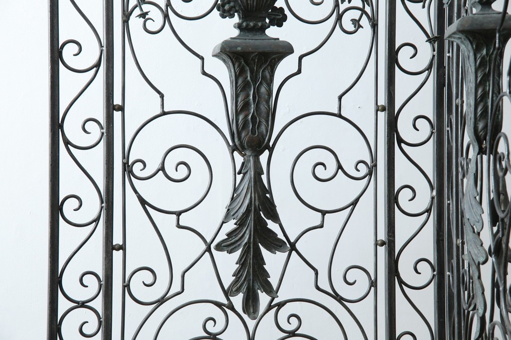 中古　美品　イギリス製　MAITLAND-SMITH(メートランドスミス)　ヨーロピアンクラシックなデザインがお洒落なパーテーション(間仕切り、衝立て、つい立て)(定価約50万円)(R-062017)