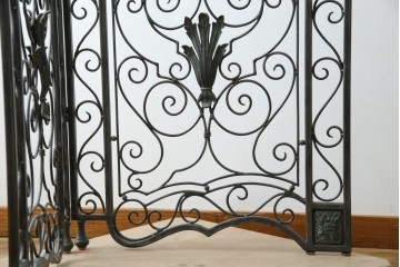 中古　美品　イギリス製　MAITLAND-SMITH(メートランドスミス)　ヨーロピアンクラシックなデザインがお洒落なパーテーション(間仕切り、衝立て、つい立て)(定価約50万円)(R-062017)