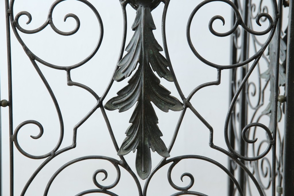 中古　美品　イギリス製　MAITLAND-SMITH(メートランドスミス)　ヨーロピアンクラシックなデザインがお洒落なパーテーション(間仕切り、衝立て、つい立て)(定価約50万円)(R-062017)