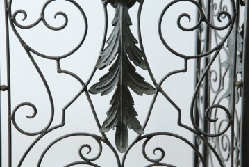 中古　美品　イギリス製　MAITLAND-SMITH(メートランドスミス)　ヨーロピアンクラシックなデザインがお洒落なパーテーション(間仕切り、衝立て、つい立て)(定価約50万円)(R-062017)