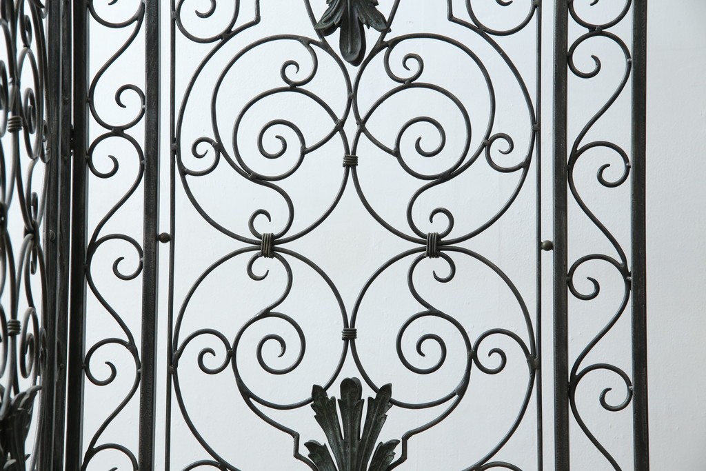 中古　美品　イギリス製　MAITLAND-SMITH(メートランドスミス)　ヨーロピアンクラシックなデザインがお洒落なパーテーション(間仕切り、衝立て、つい立て)(定価約50万円)(R-062017)