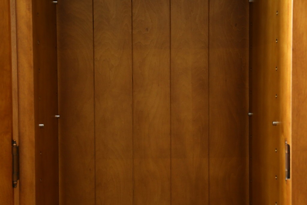 中古　美品　横浜クラシック家具　ダニエル(daniel)　希少モデル　気品と風格を兼ね備えたキャビネット　(R-062026)