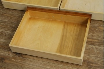 中古　美品　横浜クラシック家具　ダニエル(daniel)　希少モデル　気品と風格を兼ね備えたキャビネット　(R-062026)