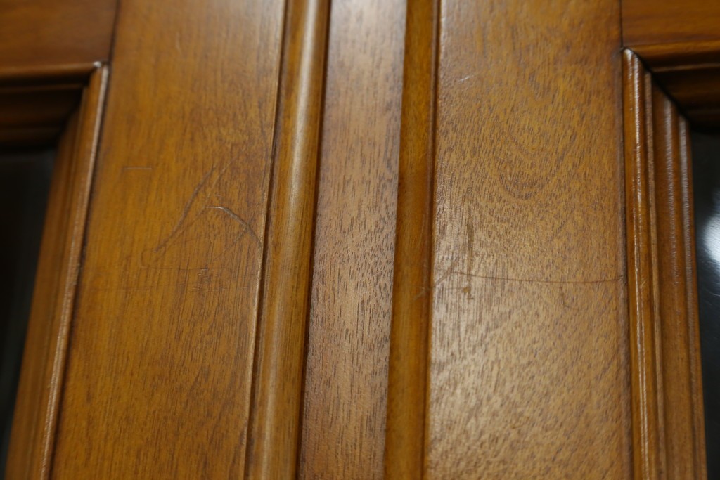 中古　美品　横浜クラシック家具　ダニエル(daniel)　希少モデル　気品と風格を兼ね備えたキャビネット　(R-062026)