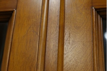 中古　美品　横浜クラシック家具　ダニエル(daniel)　希少モデル　気品と風格を兼ね備えたキャビネット　(R-062026)