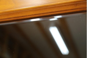 中古　美品　横浜クラシック家具　ダニエル(daniel)　希少モデル　気品と風格を兼ね備えたキャビネット　(R-062026)