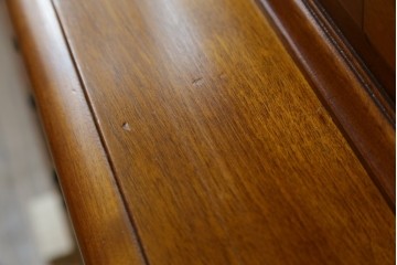 中古　美品　横浜クラシック家具　ダニエル(daniel)　希少モデル　気品と風格を兼ね備えたキャビネット　(R-062026)