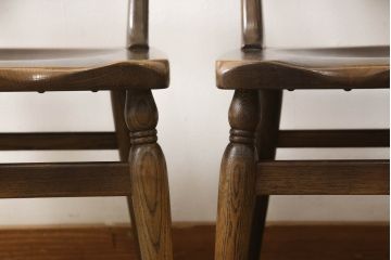 中古　ナラ材　柏木工(KASHIWA)　WILDERNESS(ウィルダネス)　木の温かみある風合いが魅力的なダイニングチェア2脚セット(板座チェア、イス、椅子)(R-062035)