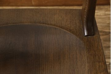 中古　ナラ材　柏木工(KASHIWA)　WILDERNESS(ウィルダネス)　木の温かみある風合いが魅力的な回転アームチェア(板座チェア、ダイニングチェア、イス、椅子)(R-062037)
