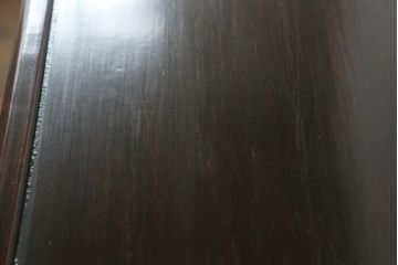 和製アンティーク　昭和初期　唐木　本紫檀(シタン)材　漆塗り　品のある佇まいが魅力の飾り棚(違い棚、茶棚、収納棚、戸棚)(R-062038)