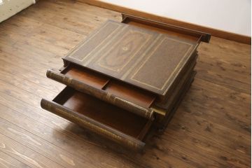 中古　MAITLAND-SMITH(メートランドスミス)　洋書を重ねた様なデザインがお洒落!!アンティーク風インテリアにもおすすめなブックカクテルテーブル(センターテーブル、ローテーブル、カフェテーブル、コーヒーテーブル)(定価約36万円)(R-062041)