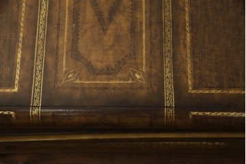 中古　MAITLAND-SMITH(メートランドスミス)　洋書を重ねた様なデザインがお洒落!!アンティーク風インテリアにもおすすめなブックカクテルテーブル(センターテーブル、ローテーブル、カフェテーブル、コーヒーテーブル)(定価約36万円)(R-062041)