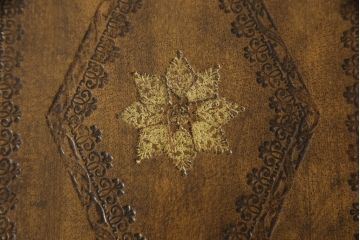 中古　MAITLAND-SMITH(メートランドスミス)　洋書を重ねた様なデザインがお洒落!!アンティーク風インテリアにもおすすめなブックカクテルテーブル(センターテーブル、ローテーブル、カフェテーブル、コーヒーテーブル)(定価約36万円)(R-062041)