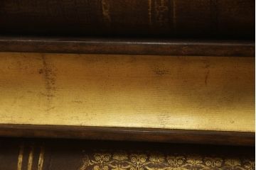 中古　MAITLAND-SMITH(メートランドスミス)　洋書を重ねた様なデザインがお洒落!!アンティーク風インテリアにもおすすめなブックカクテルテーブル(センターテーブル、ローテーブル、カフェテーブル、コーヒーテーブル)(定価約36万円)(R-062041)