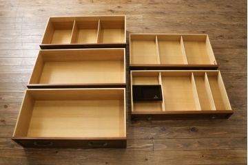 中古　美品　DREXEL HERITAGE(ドレクセルヘリテイジ)　Triune(トライユン)　気品溢れるエレガントなマホガニー材製チェスト(引き出し、サイドボード、サイドチェスト)(R-062042)