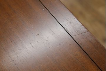 中古　美品　DREXEL HERITAGE(ドレクセルヘリテイジ)　Triune(トライユン)　気品溢れるエレガントなマホガニー材製チェスト(引き出し、サイドボード、サイドチェスト)(R-062042)