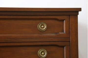 中古　美品　DREXEL HERITAGE(ドレクセルヘリテイジ)　Triune(トライユン)　気品溢れるエレガントなマホガニー材製チェスト(引き出し、サイドボード、サイドチェスト)(R-062042)