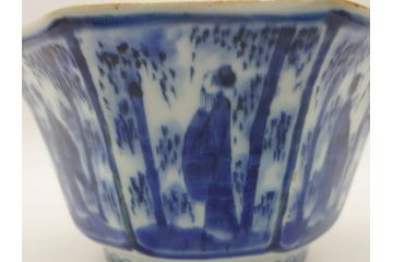 江戸期　古伊万里　染付　麒麟　竹林　賢人　6.4寸皿　約19.5cm　藍の濃淡で表現された圧巻の絵付けが魅力の八角深鉢(六寸四分、深皿、変形皿、和食器、和皿)(R-062044)