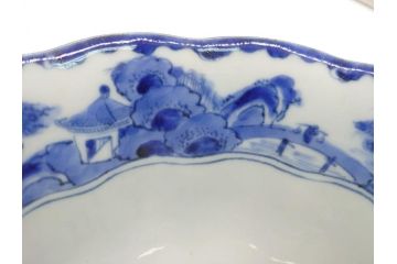 江戸後期　古伊万里　染付　山水文　6.6寸皿　約20cm　趣深い里山の情景が目を引く深鉢(六寸六分、深皿、変形皿、和食器、和皿)(R-062045)