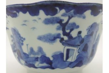 江戸後期　古伊万里　染付　山水文　6.6寸皿　約20cm　趣深い里山の情景が目を引く深鉢(六寸六分、深皿、変形皿、和食器、和皿)(R-062045)