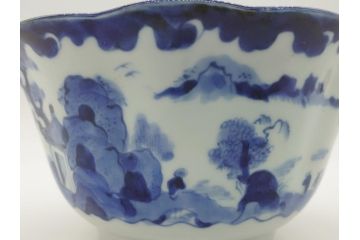 江戸後期　古伊万里　染付　山水文　6.6寸皿　約20cm　趣深い里山の情景が目を引く深鉢(六寸六分、深皿、変形皿、和食器、和皿)(R-062045)