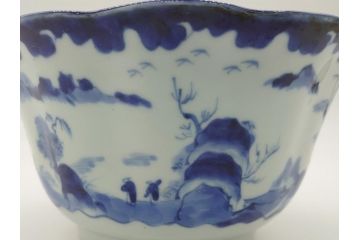 江戸後期　古伊万里　染付　山水文　6.6寸皿　約20cm　趣深い里山の情景が目を引く深鉢(六寸六分、深皿、変形皿、和食器、和皿)(R-062045)